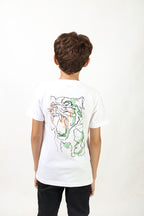 Casual round neck t-shirt with a chest pocket